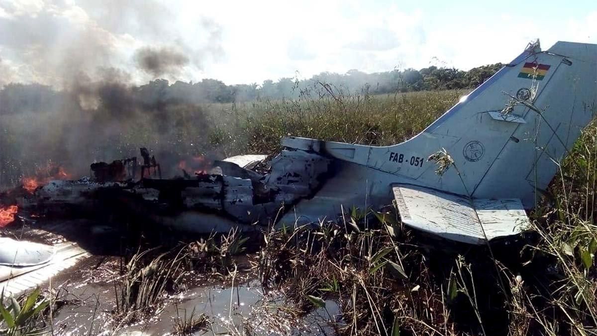 Restos del avión accidentado en Bolivia. Restos del avión accidentado en Bolivia.