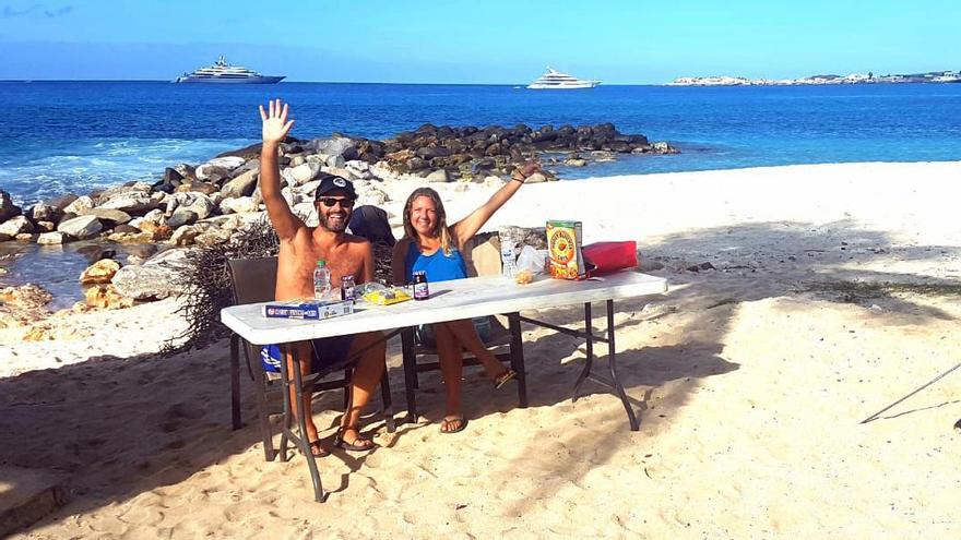 Confinats en una tenda de campanya en una platja del Carib - Vimarsana News