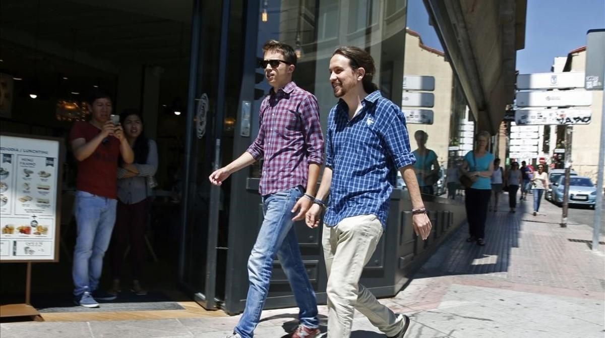 Íñigo Errejón y Pablo Iglesias, el pasado viernes, a su llegada a la sede de Podemos. Íñigo Errejón y Pablo Iglesias, el pasado viernes, a su llegada a la sede de Podemos.