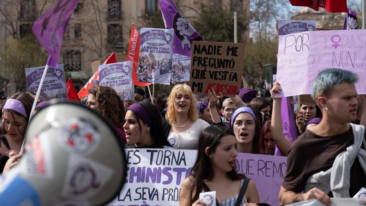 Manifestación en Barcelona convocada por el Sindicato de Estudiantes en el 8M.