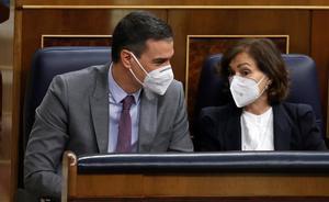 Pedro Sánchez y Carmen Calvo, en el Congreso.