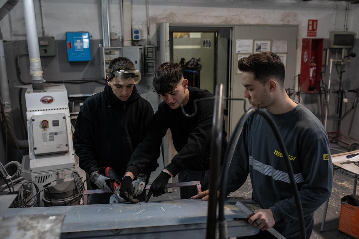 La fiesta grande de la FP en el instituto Pompeu Fabra de Badalona. | FOTOS