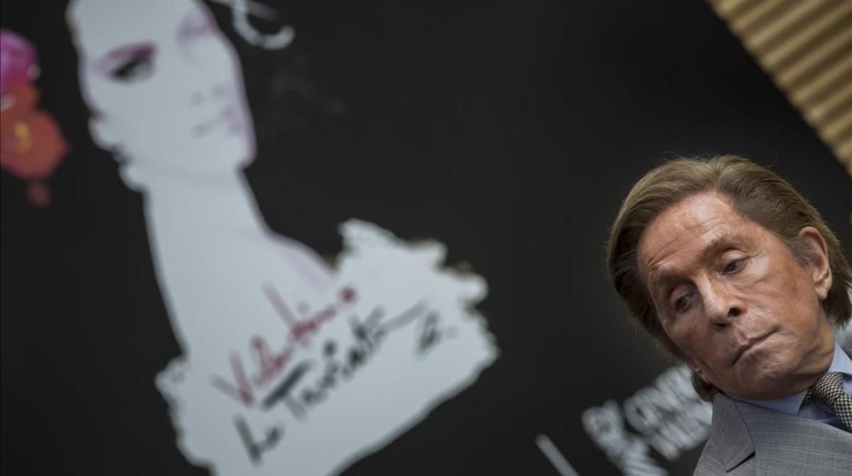 El diseñador Valentino Garavani, durante la presentación de ’La Traviata’ en Valencia. El diseñador Valentino Garavani, durante la presentación de ’La Traviata’ en Valencia.