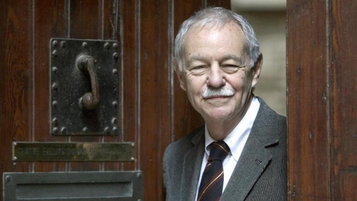 Eduardo Mendoza, en la presentación de la novela ’El asombroso viaje de Pomponio Flato’, en Barcelona en 2008. Eduardo Mendoza, en la presentación de la novela ’El asombroso viaje de Pomponio Flato’, en Barcelona en 2008.
