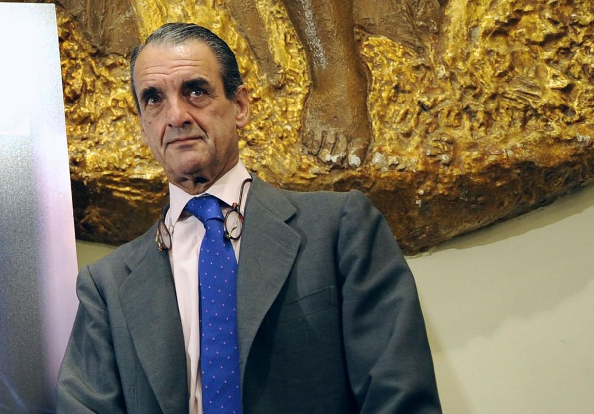 Dos hermanos y miembros de la Fundación Francisco Franco avalan a Conde para que salga de la cárcel Dos hermanos y miembros de la Fundación Francisco Franco avalan a Conde para que salga de la cárcel