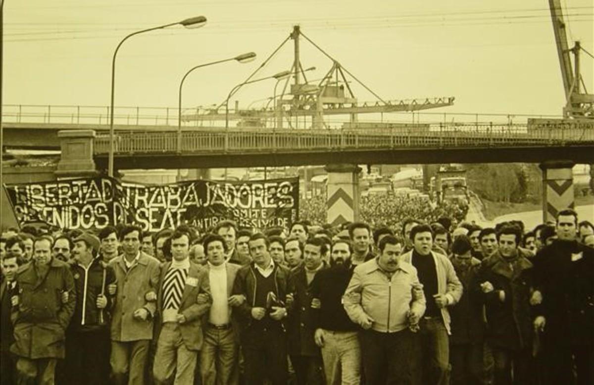 Protestas en los talleres de Seat a principios de los 70 para pedir la readminisión de los trabajadores despedidos y encarcelados.