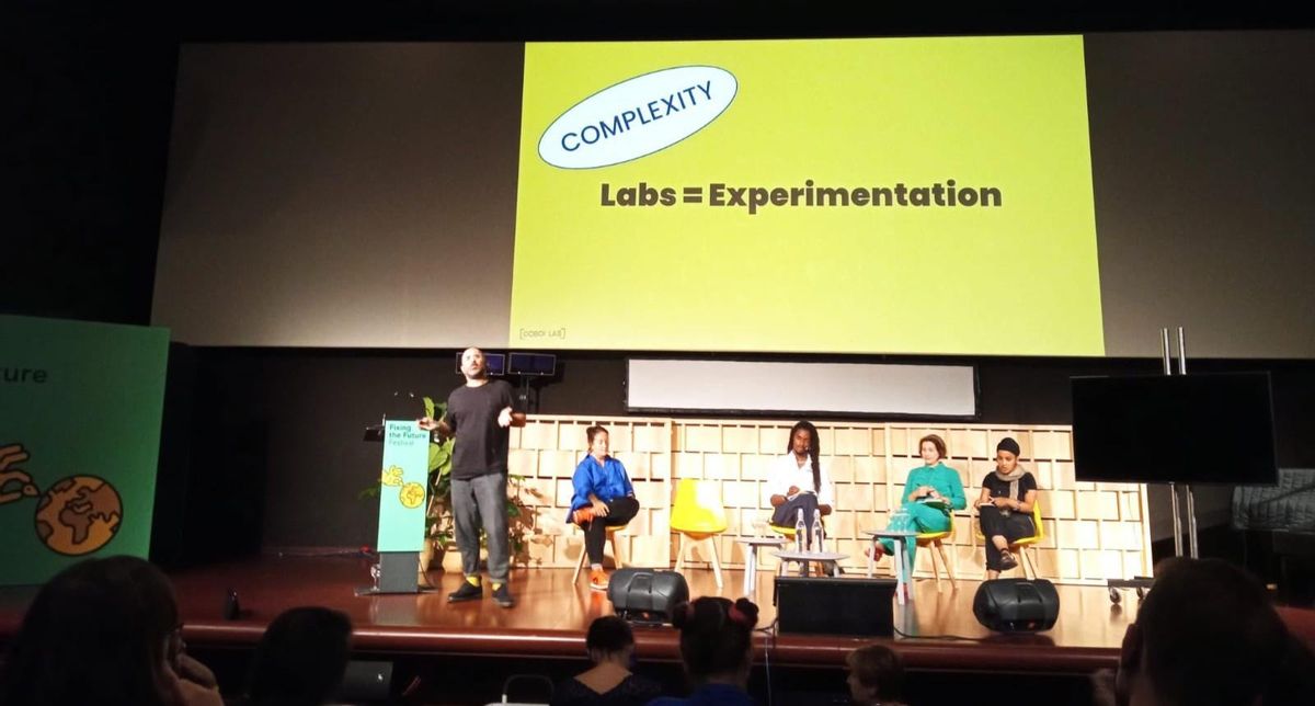 El equipo técnico de Coboi Lab en el festival Fixing the Future El equipo técnico de Coboi Lab en el festival Fixing the Future