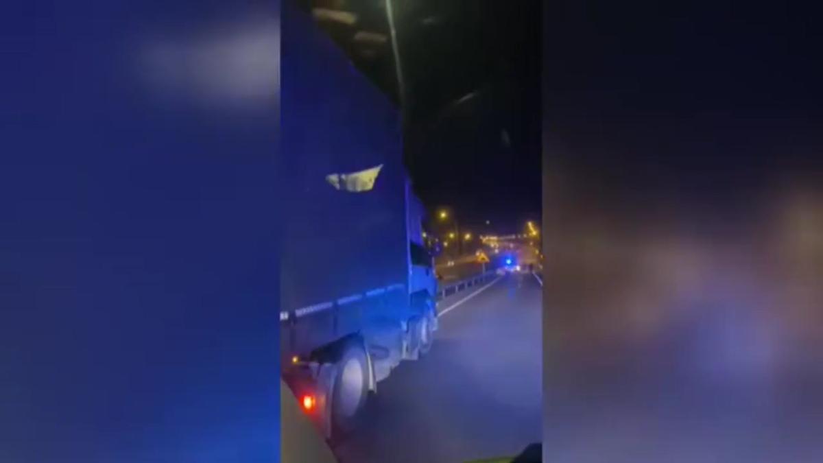 Persecución de película de una ambulancia a un camión robado en Madrid.