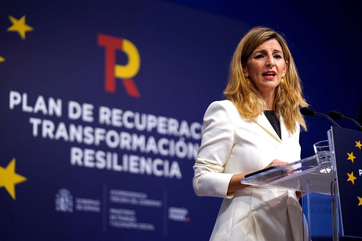 La Vicepresidenta tercera y ministra de Trabajo y Economía Social Yolanda Diaz durante la rueda de prensa que ofreció esta mañana para explicar las propuestas para el mercado de trabajo del Plan de Recuperación, Transformación y Resiliencia. La Vicepresidenta tercera y ministra de Trabajo y Economía Social Yolanda Diaz durante la rueda de prensa que ofreció esta mañana para explicar las propuestas para el mercado de trabajo del Plan de Recuperación, Transformación y Resiliencia.