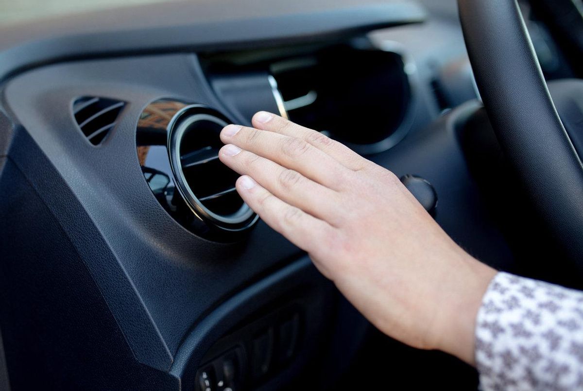Recargar el aire acondicionado del coche: qué precio tiene y cómo se hace Recargar el aire acondicionado del coche: qué precio tiene y cómo se hace