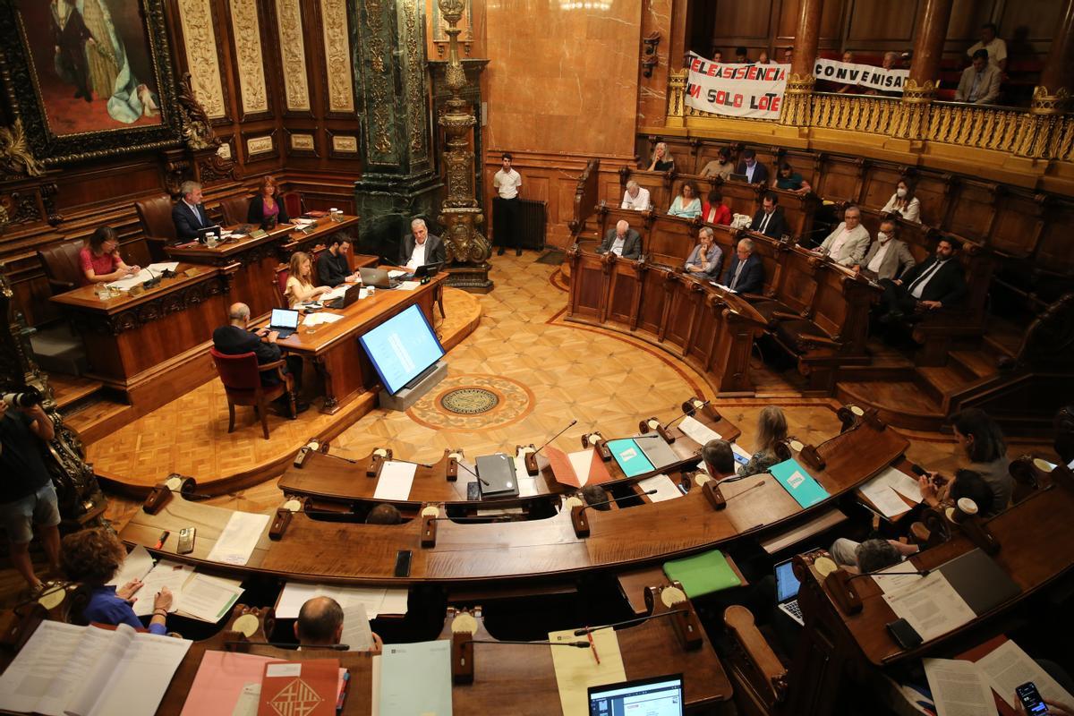 Una imagen general del pleno de esta mañana, con Jaume Collboni presidiendo por la ausencia de Ada Colau, positivo de covid. 