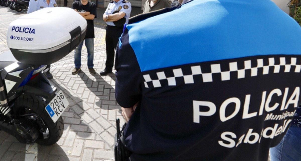 Un agente de la Policía Local de Sabadell. Un agente de la Policía Local de Sabadell.