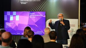 El profesor del departament dEmpresa de la UAB, Carlos Guallarte, en el Bizbarcelona 2023