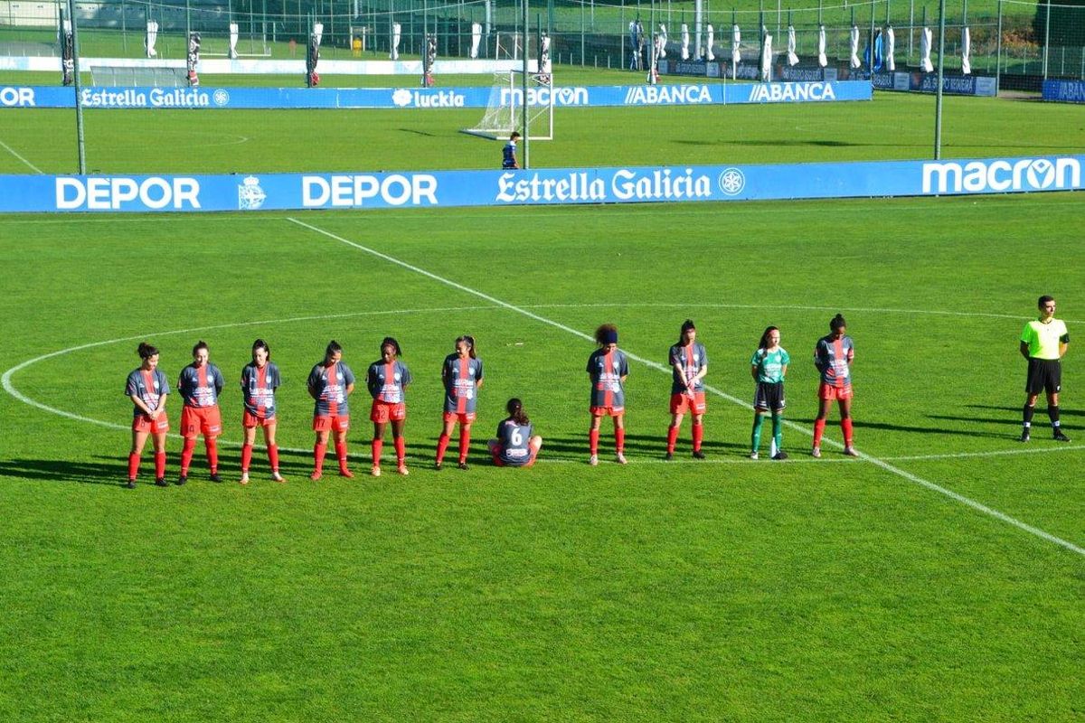 Una futbolista gallega es nega a retre homenatge a Maradona Una futbolista gallega es nega a retre homenatge a Maradona