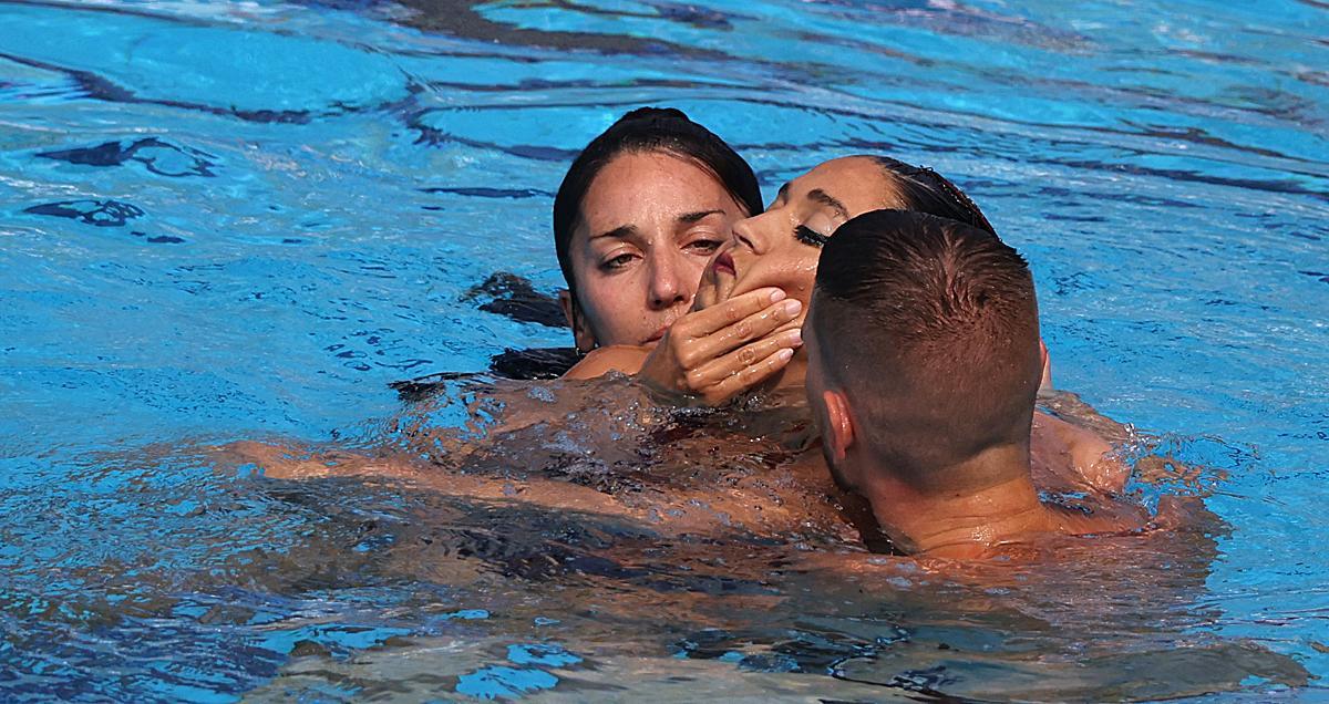 Andrea Fuentes rescata a Anita Álvarez en el mundial de natación