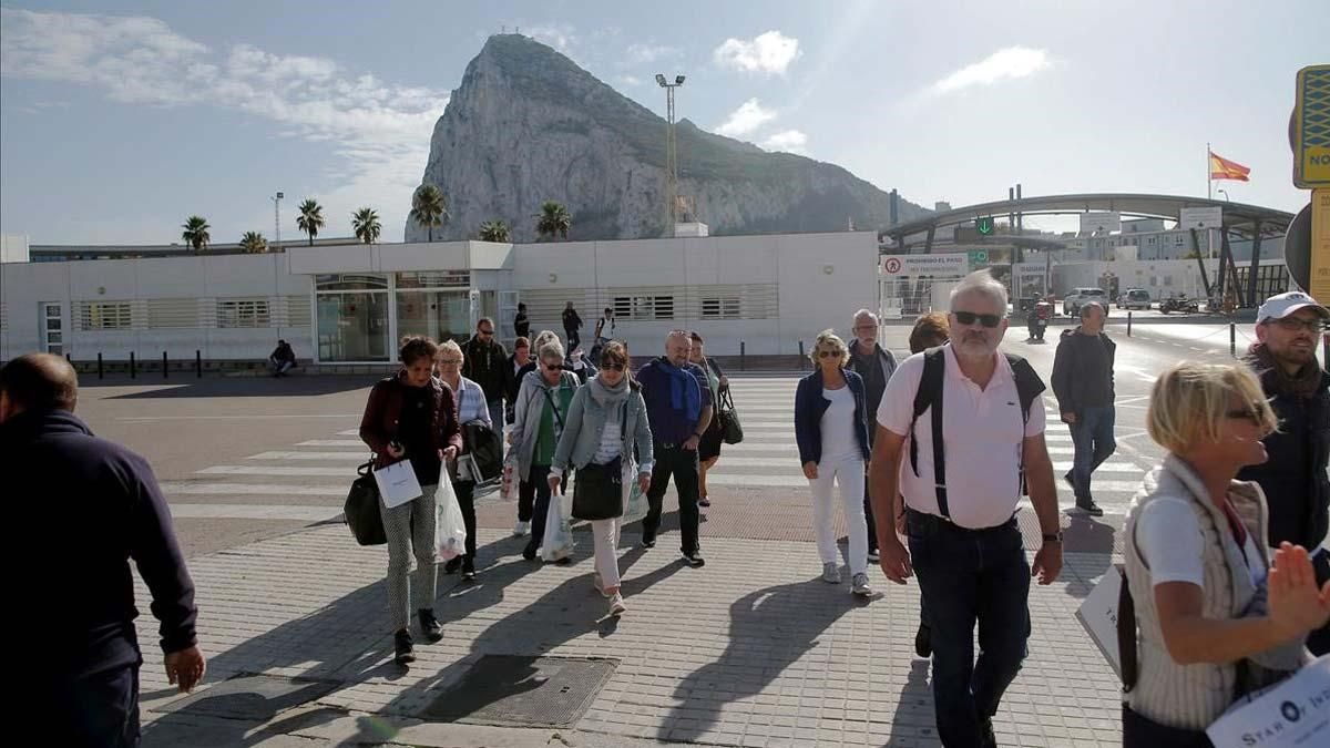 Bruselas presenta su plan sobre Gibraltar y Londres lo considera un ataque a su soberanía Bruselas presenta su plan sobre Gibraltar y Londres lo considera un ataque a su soberanía