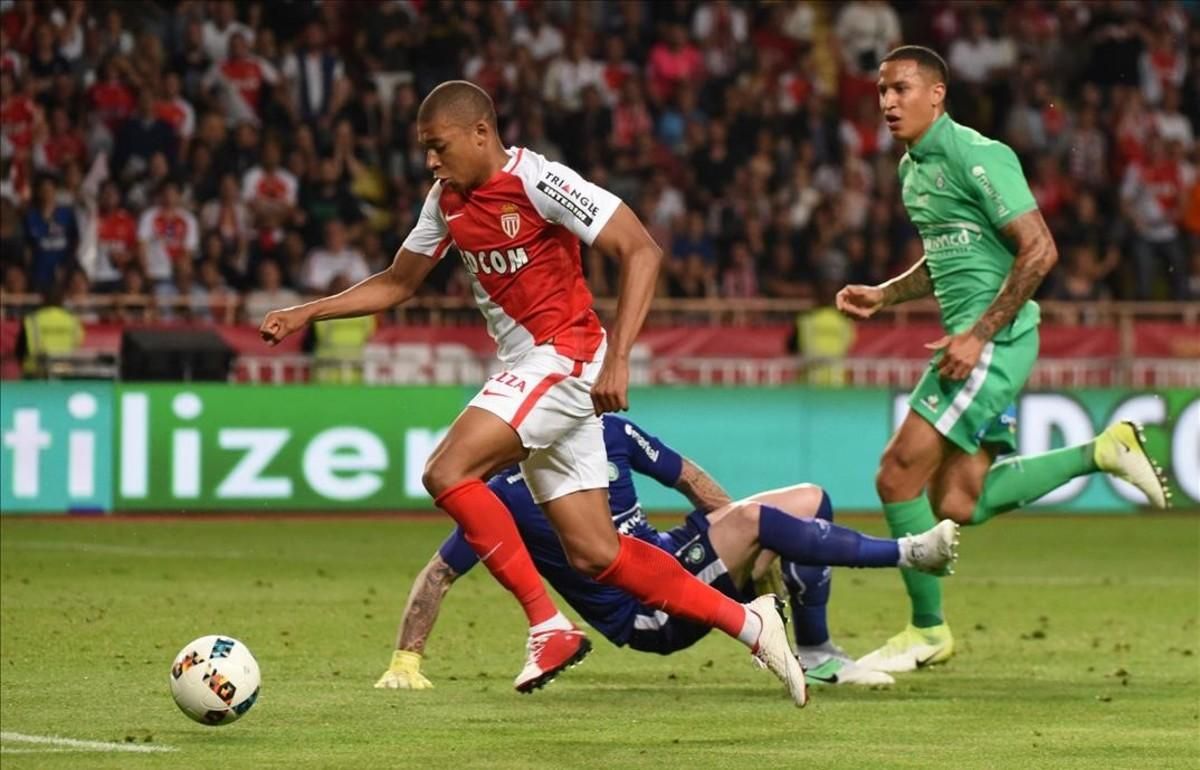 Mbappé, durante un partido con el Mónaco la pasada temporada. Mbappé, durante un partido con el Mónaco la pasada temporada.