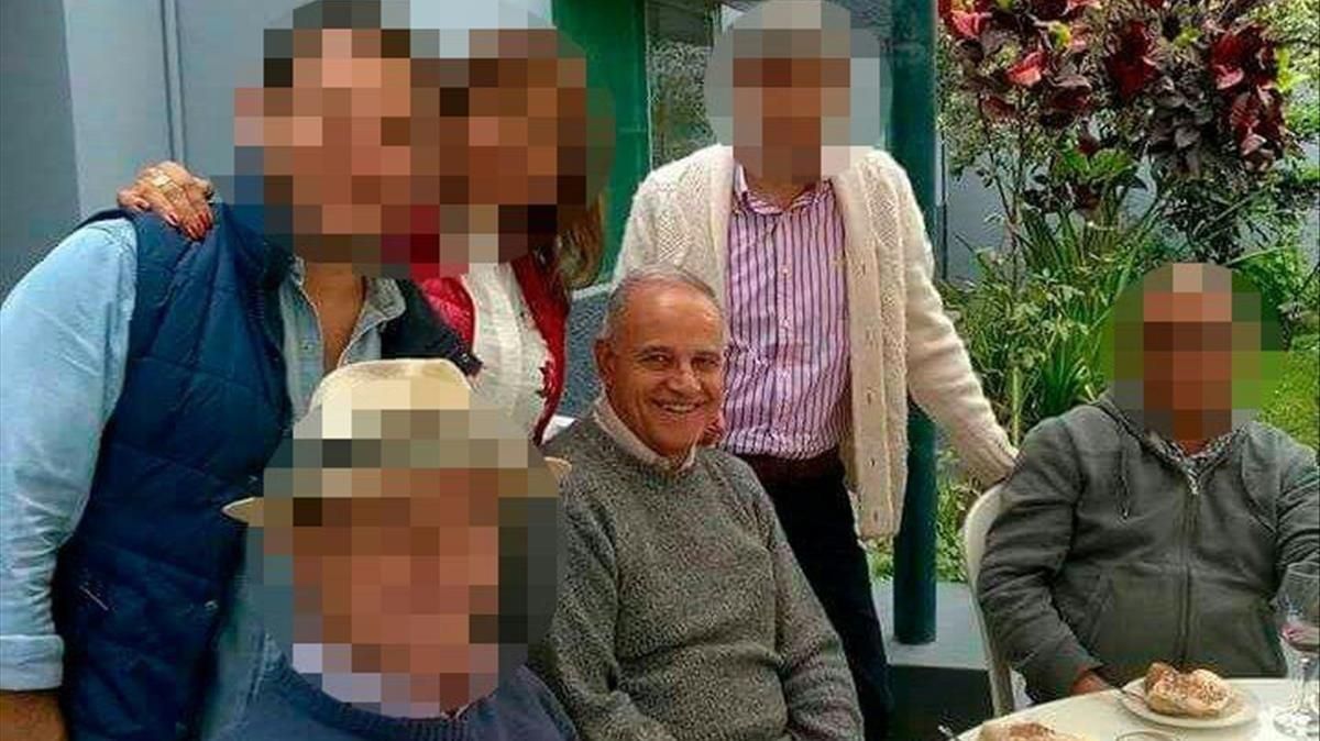 Abel Pérez, en el centro y con el rostro sin pixelar. Abel Pérez, en el centro y con el rostro sin pixelar.