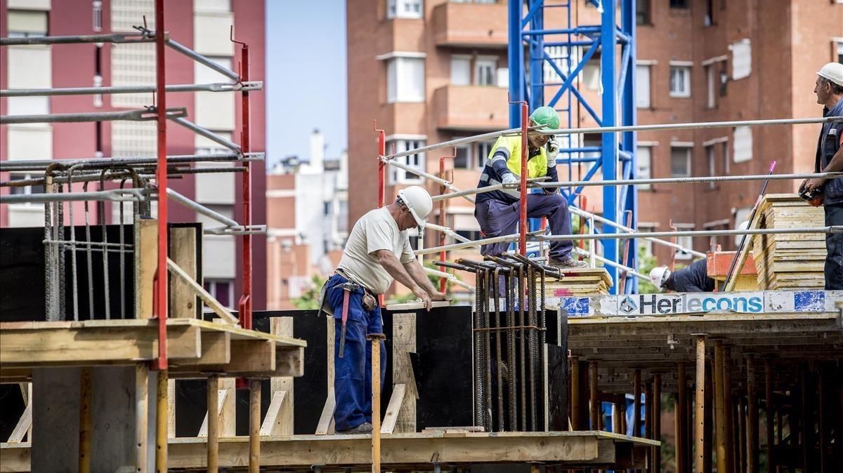 Imágenes de archivo de un edificio en construcción en Barcelona Imágenes de archivo de un edificio en construcción en Barcelona