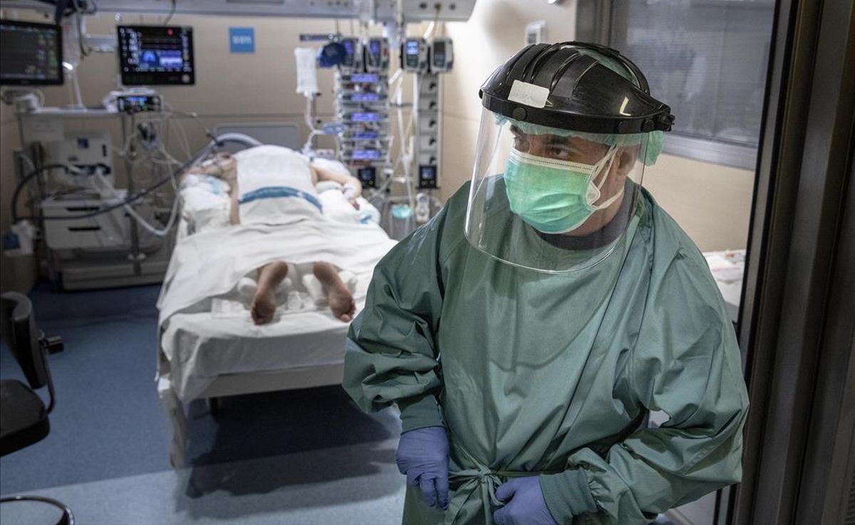 Pacientes ingresados por covid en la UCI del Hospital Vall d’Hebron de Barcelona. Pacientes ingresados por covid en la UCI del Hospital Vall d’Hebron de Barcelona.