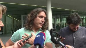 El padre de Canet de Mar que pedía clases en castellano declara por insultos recibidos en las redes.