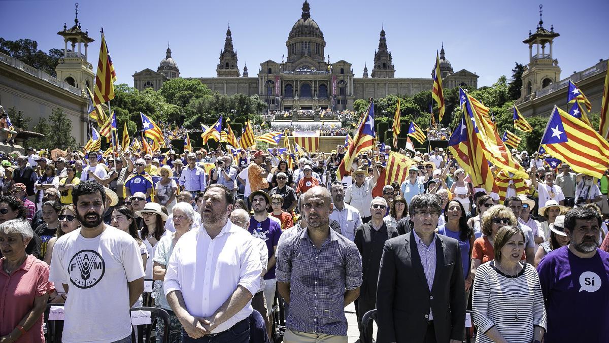 Dos de cada tres catalanes manifiestan su intención de participar en la consulta.