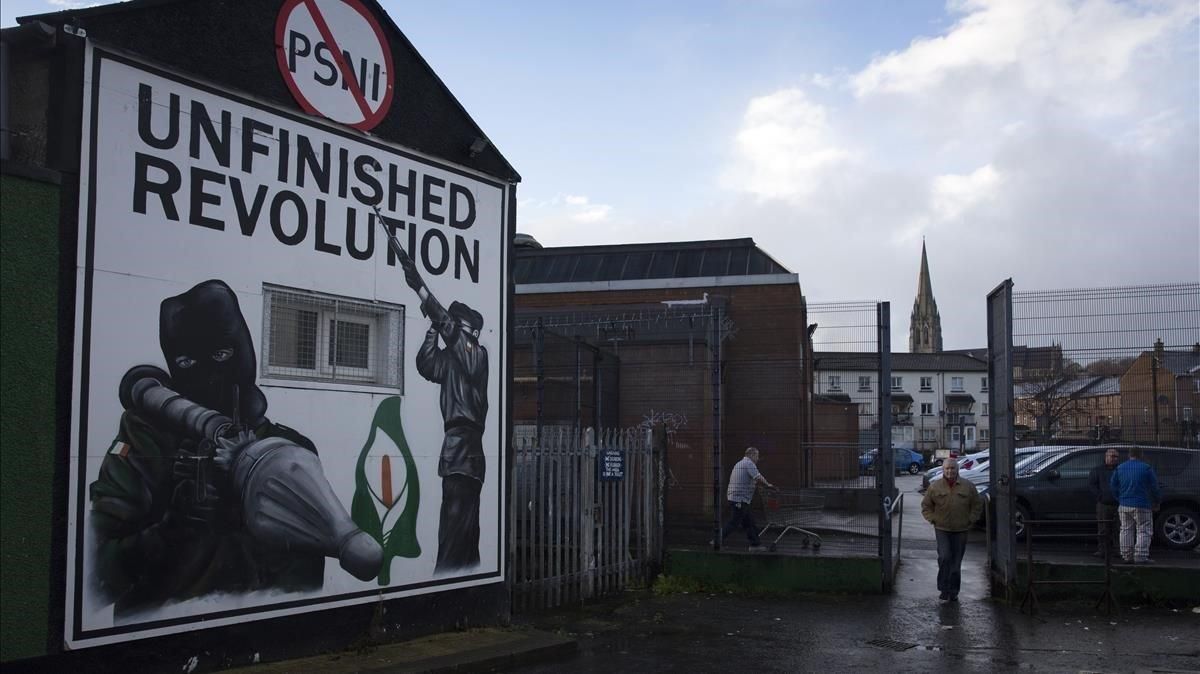 Un mural de los republicanos norirlandeses en el barrio de Bogside, en Derry-Londonderry. Un mural de los republicanos norirlandeses en el barrio de Bogside, en Derry-Londonderry.