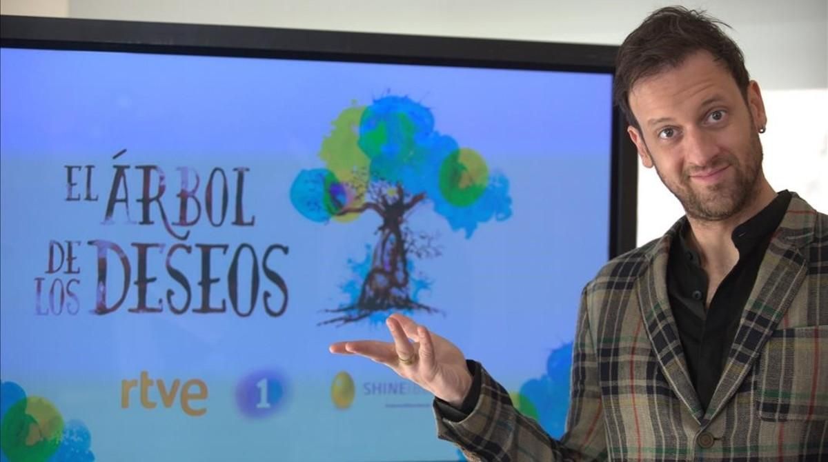 Edu Soto, en la presentación de ’El árbol de los deseos’. Edu Soto, en la presentación de ’El árbol de los deseos’.