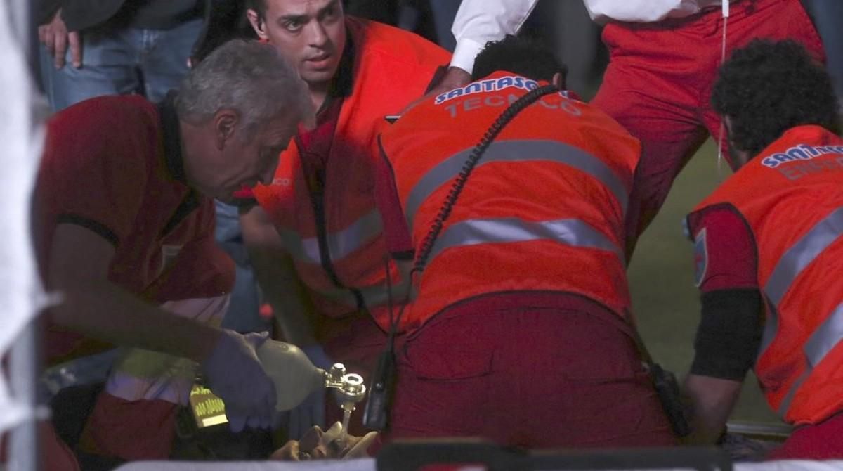 Servicios sanitarios intentan reanimar a Pedro Aunión tras su accidente en el Mad Cool. Servicios sanitarios intentan reanimar a Pedro Aunión tras su accidente en el Mad Cool.