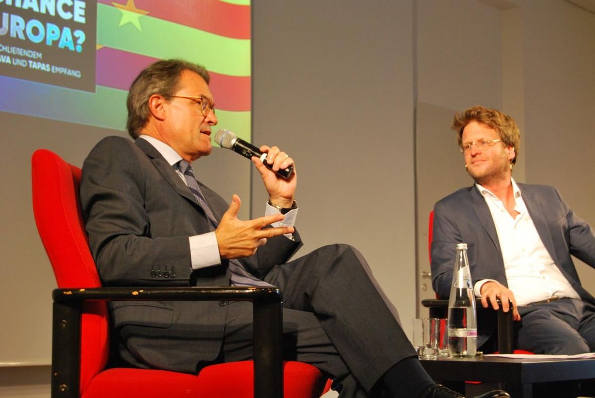 El expresidente de la Generalitat Artur Mas, durante su charla en Berlín, este martes, 27 de junio. El expresidente de la Generalitat Artur Mas, durante su charla en Berlín, este martes, 27 de junio.