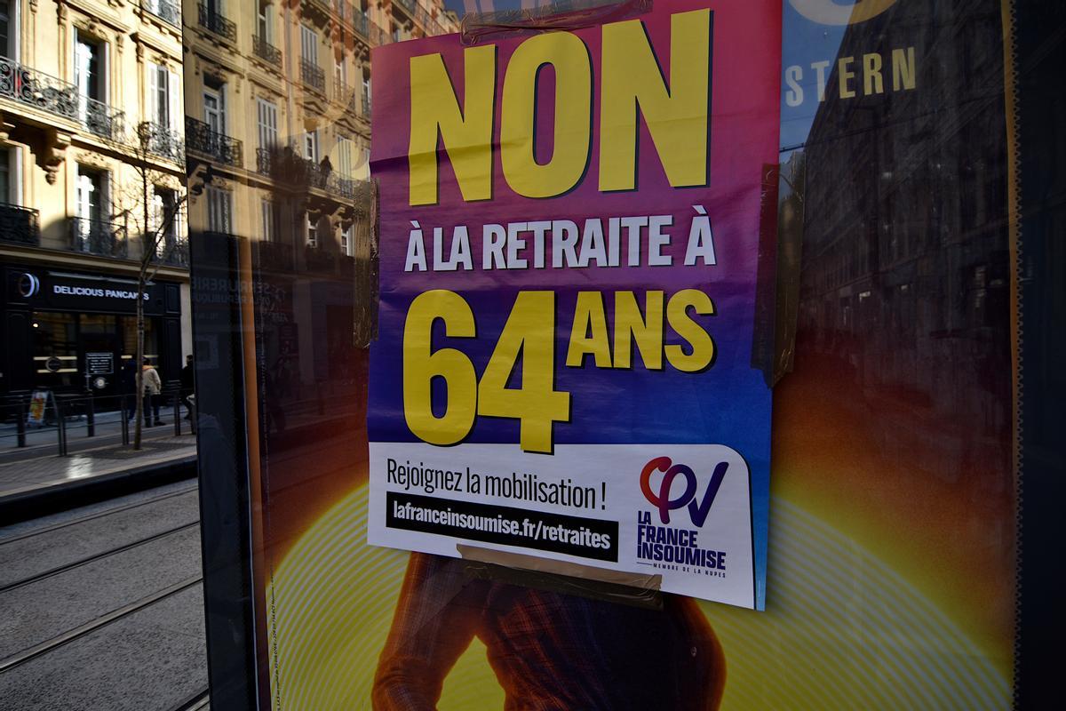 Cartel contra la reforma de las pensiones en Marsella, Francia