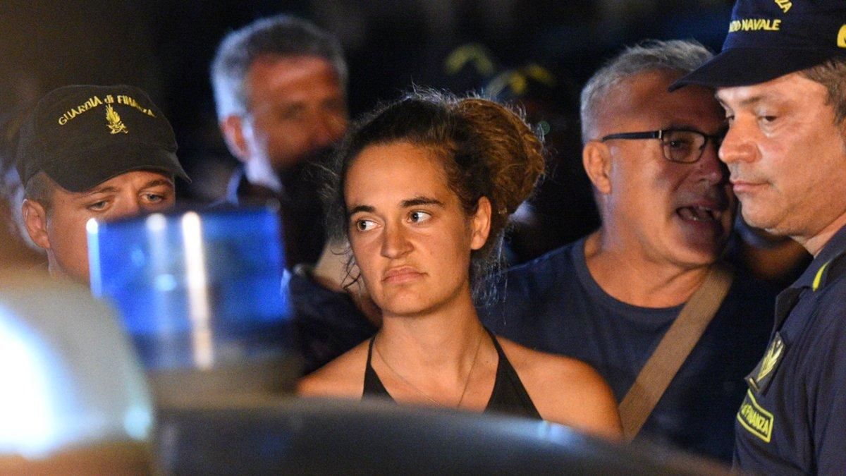 Carola Rackete, capitana del Sea Watch 3, detenida en Lampedusa. Carola Rackete, capitana del Sea Watch 3, detenida en Lampedusa.