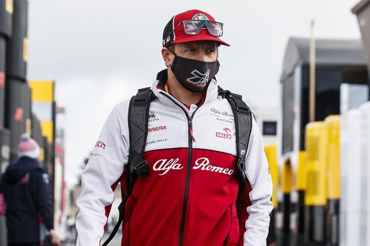 Kimi Raikkonen, a su llegada al circuito de Nurburgring donde se disputa este domingo el GP Eifel