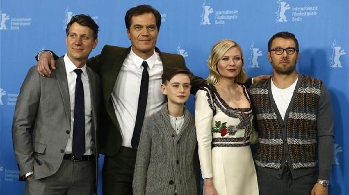 De izquierda a derecha, Jeff Nichols, Michael Shannon, Jaeden Lieberther, Kirsten Dunst y Josel Edgerton, este viernes en Berlín, tras la presentación de ’Midnight special’. De izquierda a derecha, Jeff Nichols, Michael Shannon, Jaeden Lieberther, Kirsten Dunst y Josel Edgerton, este viernes en Berlín, tras la presentación de ’Midnight special’.