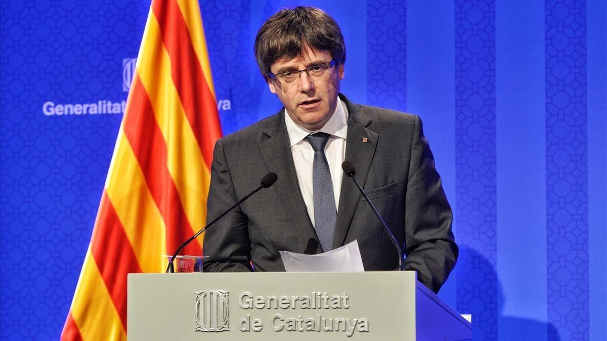 El ’president’ Carles Puigdemont, este lunes, en la rueda de prensa que ofreció tras la reunión del Consell Executiu.
