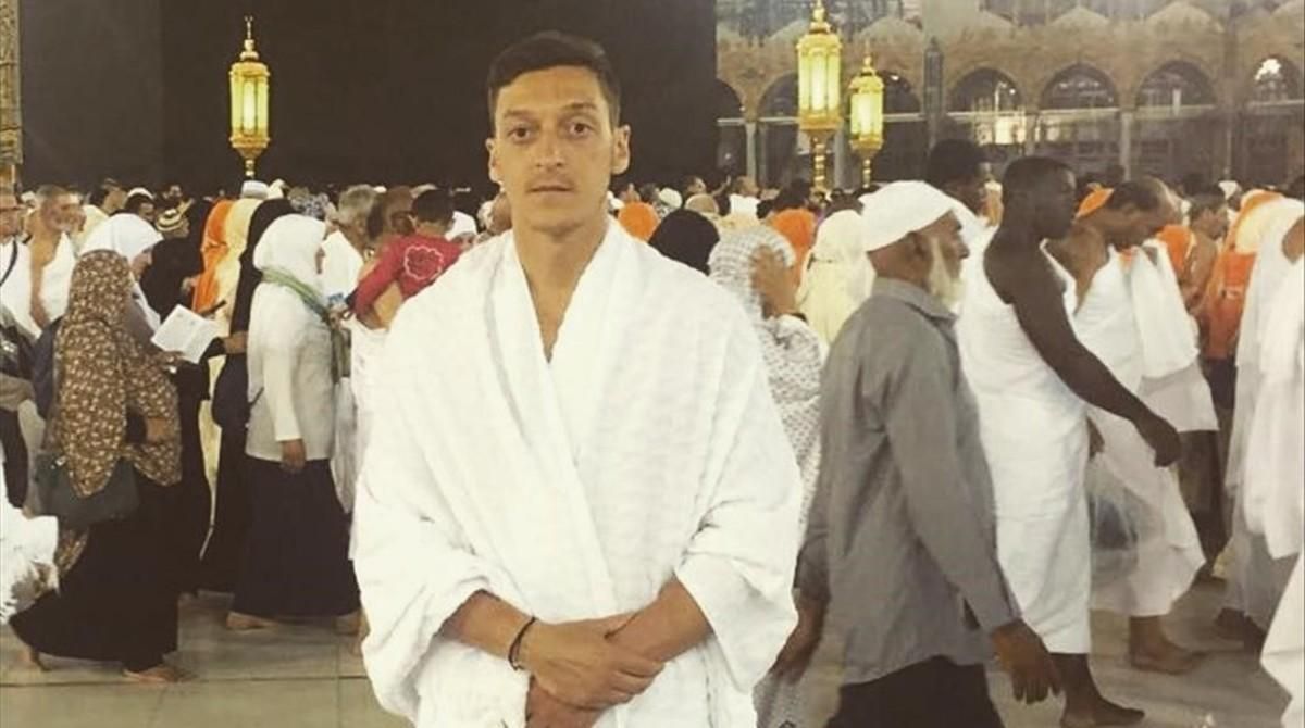 El partido anti-islam alemán critica por ser musulmán al jugador de origen turco Mesut Özil El partido anti-islam alemán critica por ser musulmán al jugador de origen turco Mesut Özil