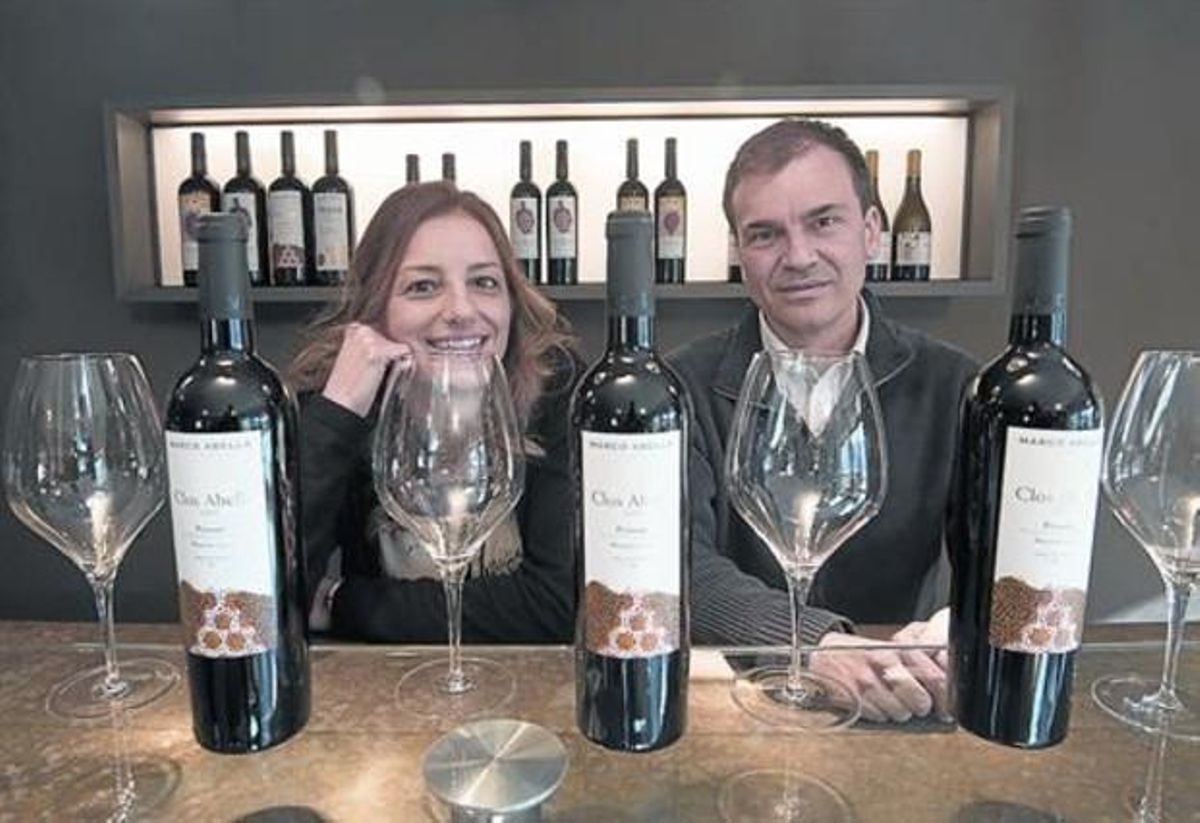 Orgullosos 8 Olivia Bayés y David Marco, propietarios del la bodega Marco Abella. Orgullosos 8 Olivia Bayés y David Marco, propietarios del la bodega Marco Abella.
