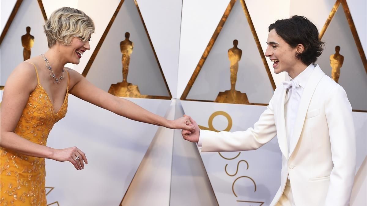 Greta Gerwig y Timothée Chalamet, en la llegada al Dolby Theatre de Los Angeles Greta Gerwig y Timothée Chalamet, en la llegada al Dolby Theatre de Los Angeles