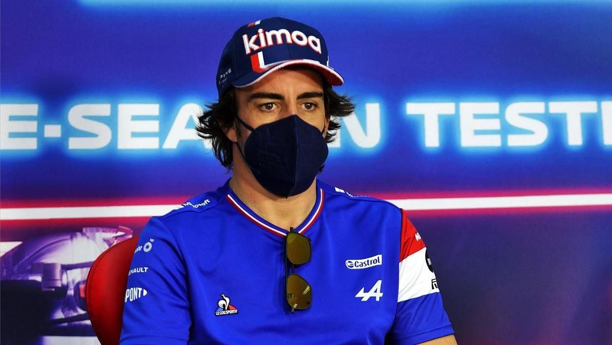 Fernando Alonso, en la rueda de prensa de la FIA antes de los tests. Fernando Alonso, en la rueda de prensa de la FIA antes de los tests.