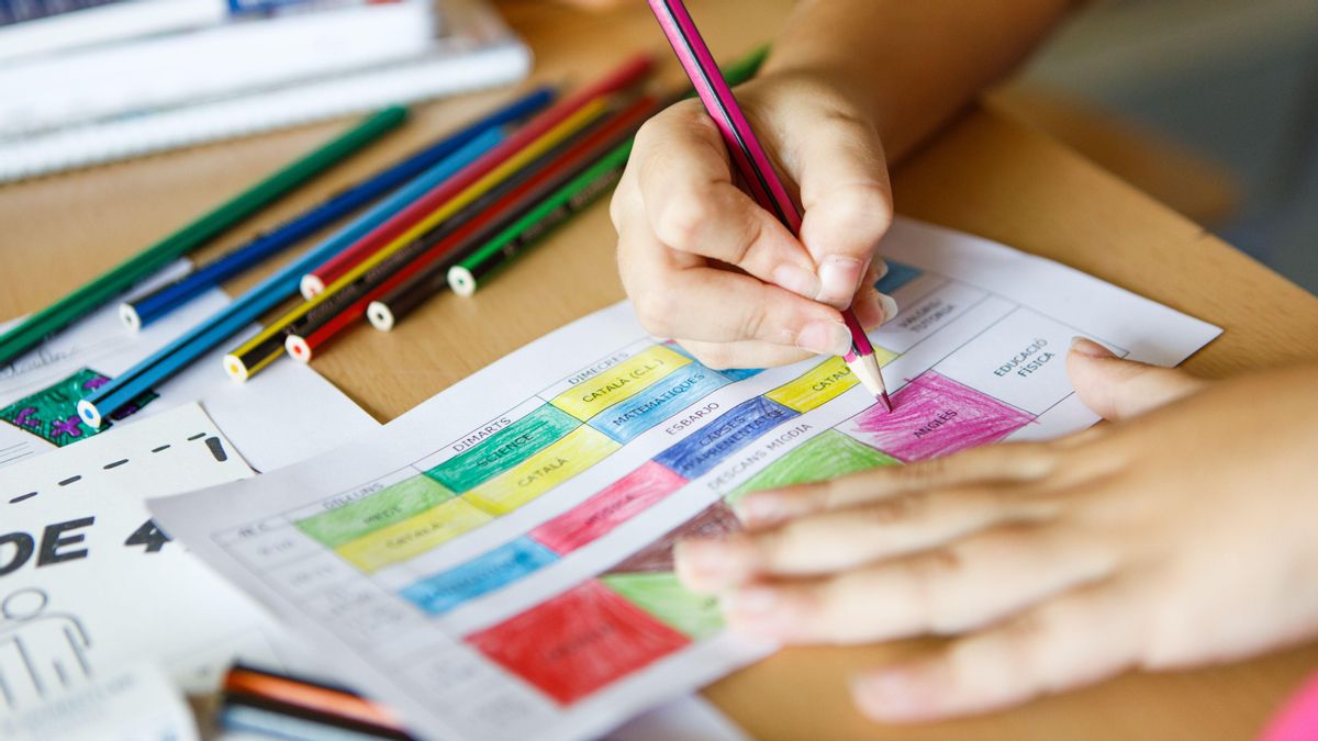 La comunitat educativa demana un nou consens entorn del model lingüístic català La comunitat educativa demana un nou consens entorn del model lingüístic català