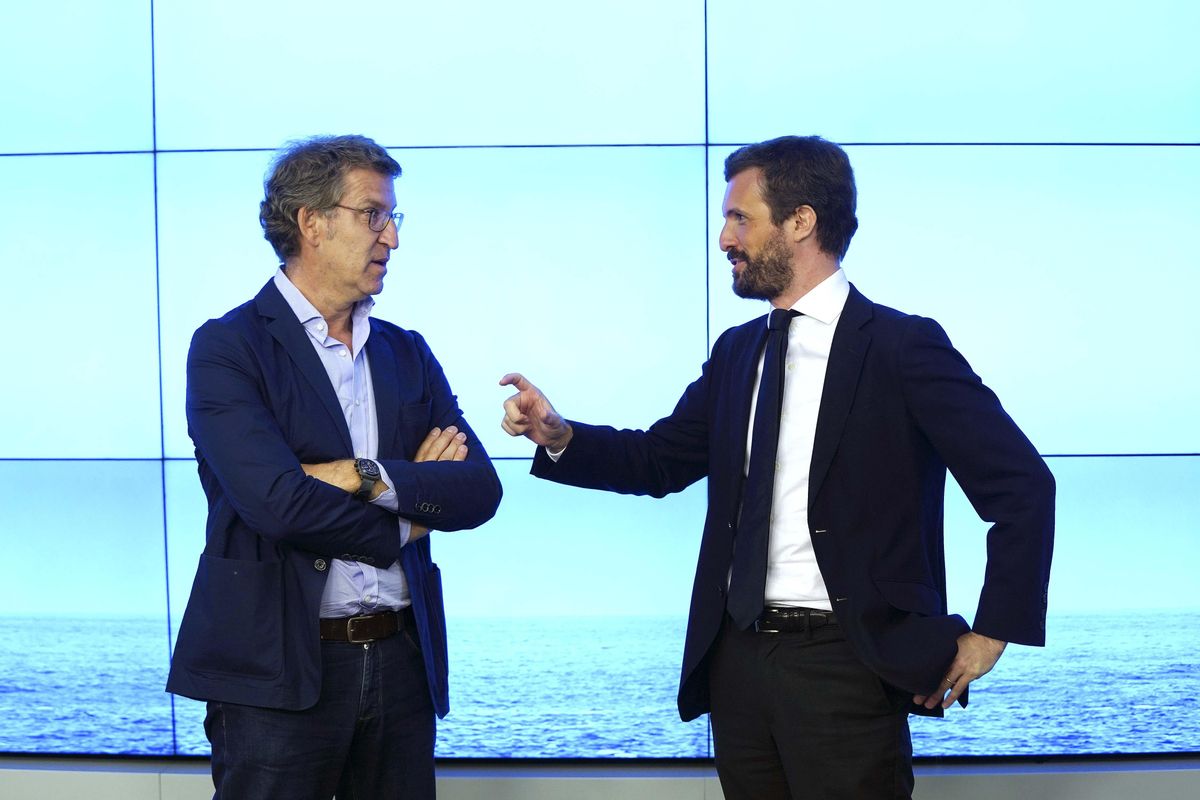 Casado i Feijóo es reuneixen a Génova després de les crítiques del líder gallec pel canvi de seu Casado i Feijóo es reuneixen a Génova després de les crítiques del líder gallec pel canvi de seu
