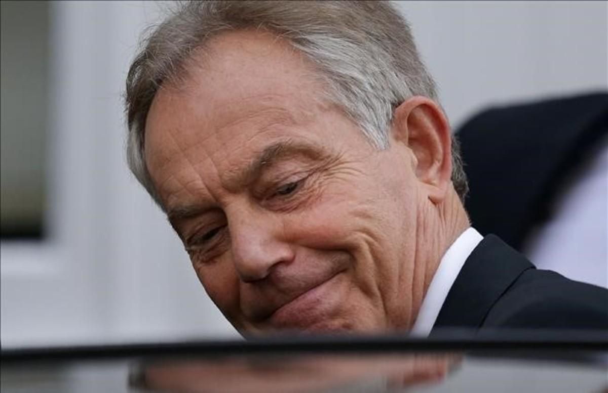 Tony Blair sale de su casa en Londres. Tony Blair sale de su casa en Londres.