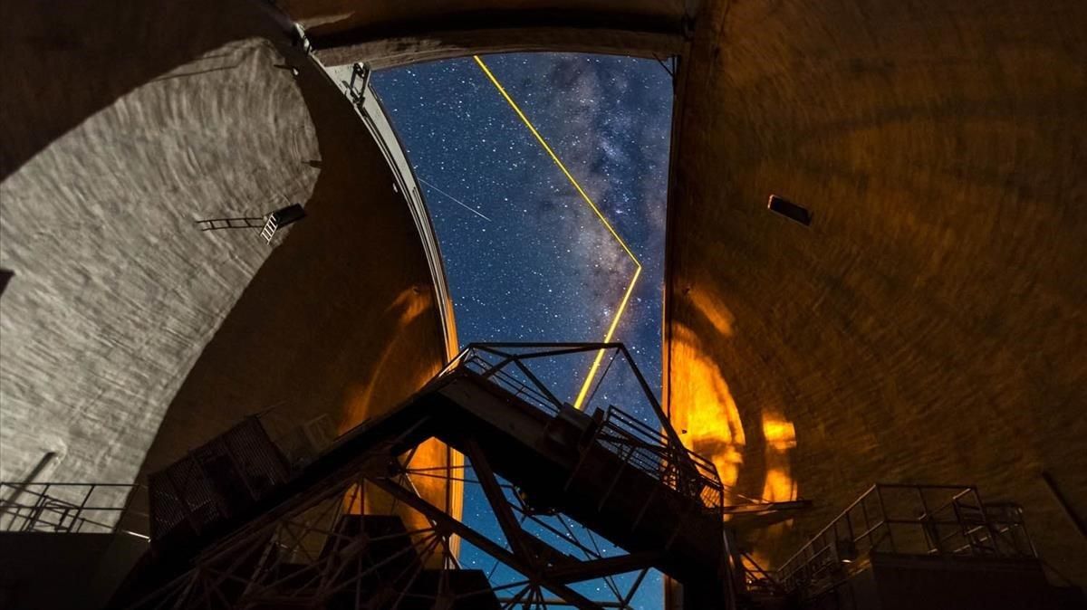 Observatorio Keck de Hawái, desde donde se han efectuado alguna de las mediciones del agujero negro situado al centro de la galaxia Observatorio Keck de Hawái, desde donde se han efectuado alguna de las mediciones del agujero negro situado al centro de la galaxia