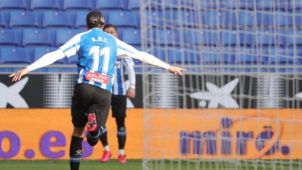 Raúl de Tomás corre a celebrar el gol con Embarba Raúl de Tomás corre a celebrar el gol con Embarba