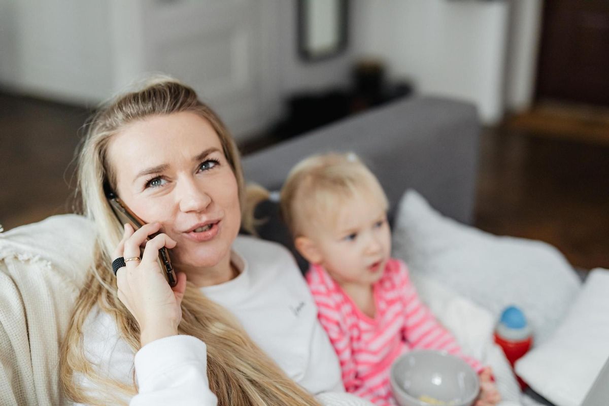 Tu hijo es adicto al móvil, ¿y tú? Tu hijo es adicto al móvil, ¿y tú?