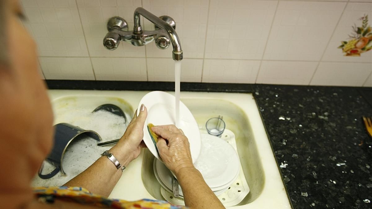 La remunicipalización del servicio de suministro de agua, a debate. La remunicipalización del servicio de suministro de agua, a debate.