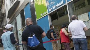 L’atur baixa en 127.000 persones, fins als 3,4 milions, després del final de les últimes restriccions