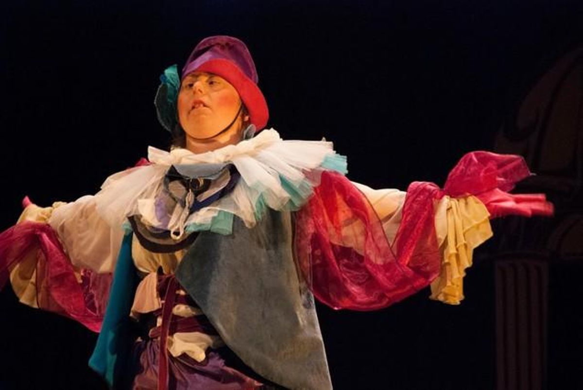 Un momento de la obra ’El malalt imaginari’ de la Associació Alquimistes Teatre. Un momento de la obra ’El malalt imaginari’ de la Associació Alquimistes Teatre.