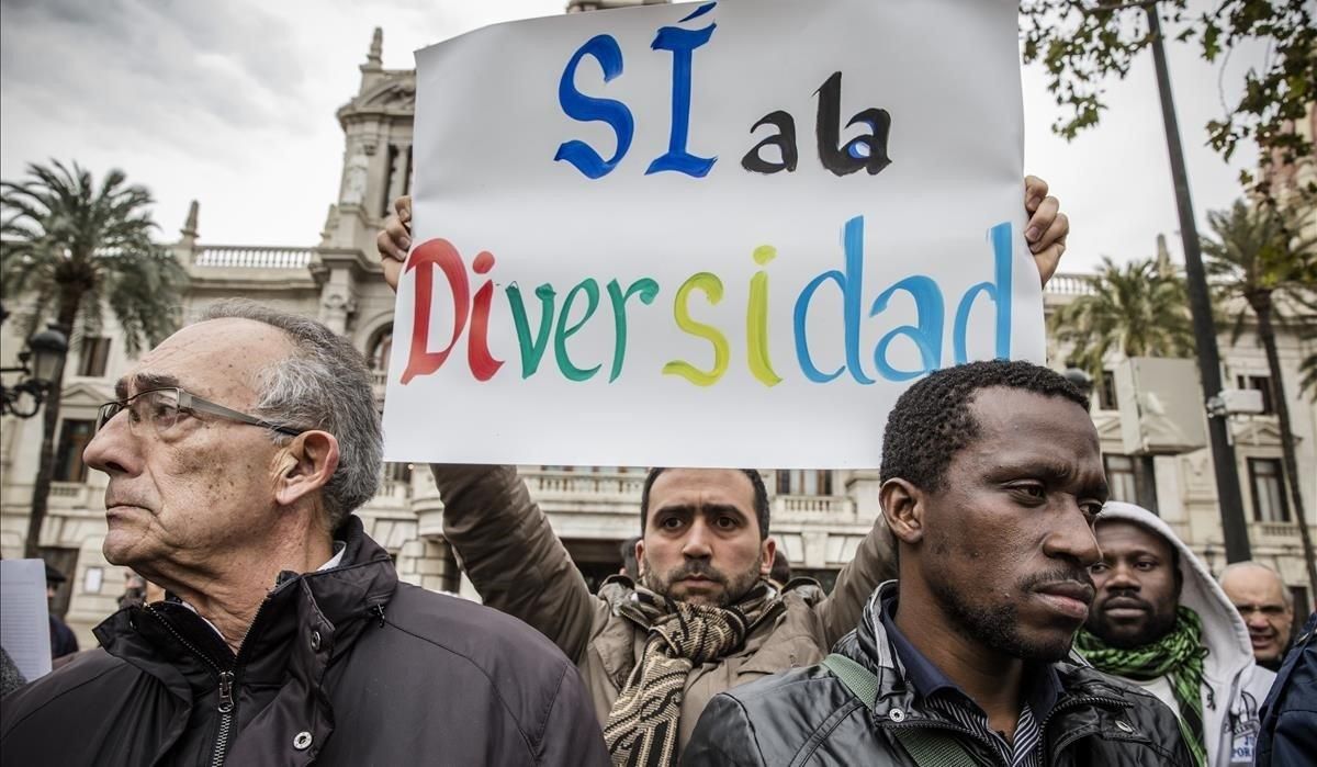 Més enllà del flux migratori. Viure junts a Europa Més enllà del flux migratori. Viure junts a Europa