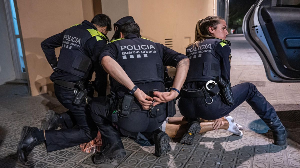 Un grup de lladres ‘rellotgers’ fereix de gravetat un home de Barcelona Un grup de lladres ‘rellotgers’ fereix de gravetat un home de Barcelona
